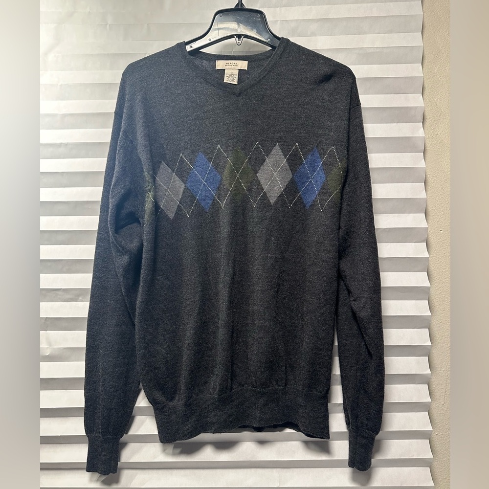 100% Merino Wool V-Neck Sweater-Size Medium